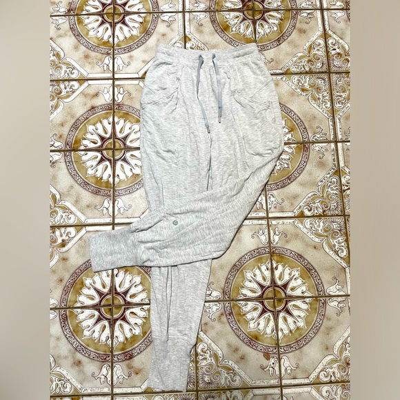 SOLD Lululemon Joggers 🍋 - Picture 2 of 7